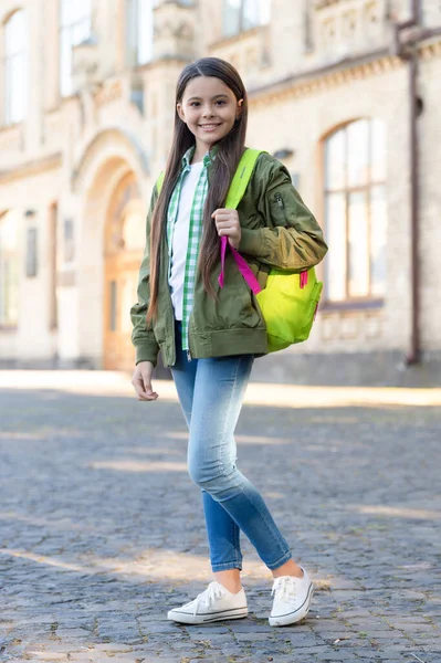 Menina Adolescente Feliz Volta Escola Setembro Educação — Fotografia de Stock