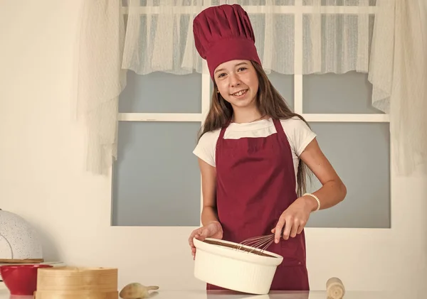 Criança Prepara Comida Cozinha Culinária — Fotografia de Stock