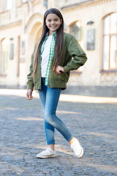 Happy Girl Teenager Posing Casual Trendy Style Outdoors Fashion — ストック写真