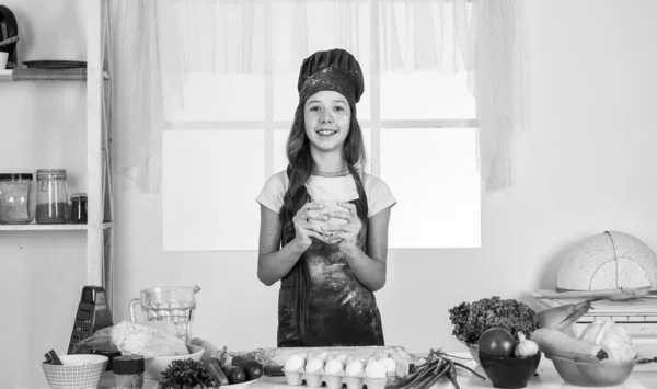 Menina Pequena Assar Cozinha Chefe Cozinha Para Crianças Fazer Massa — Fotografia de Stock