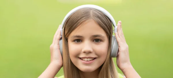 Portrait School Girl Smiling Face Listening Music Headphones Outdoors — Stockfoto