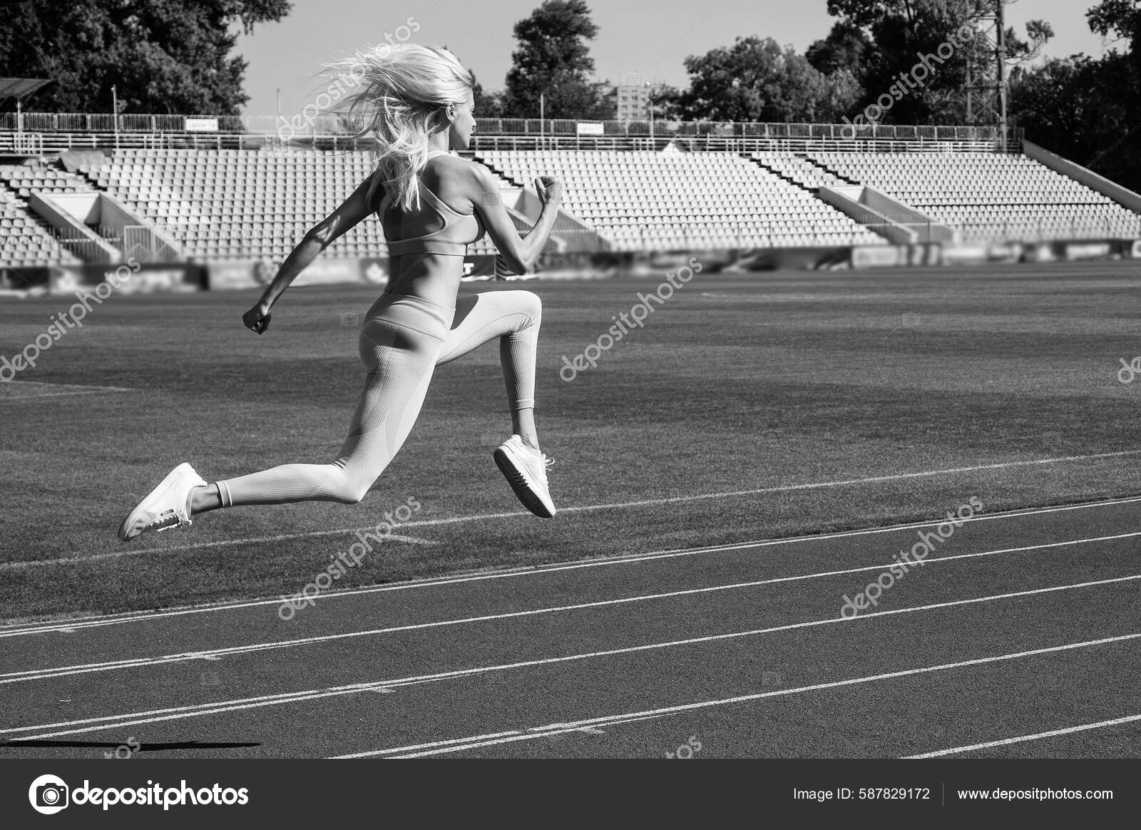 Sport Sund Livsstil Sexet Kvinde Med Balder Udendørs Atletisk — Stock-foto © stetsik #587829172