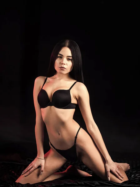Nagyon Szexi Szexi Lány Sötét Háttér Érzéki Erotikus Fehérneműben Callgirl — Stock Fotó