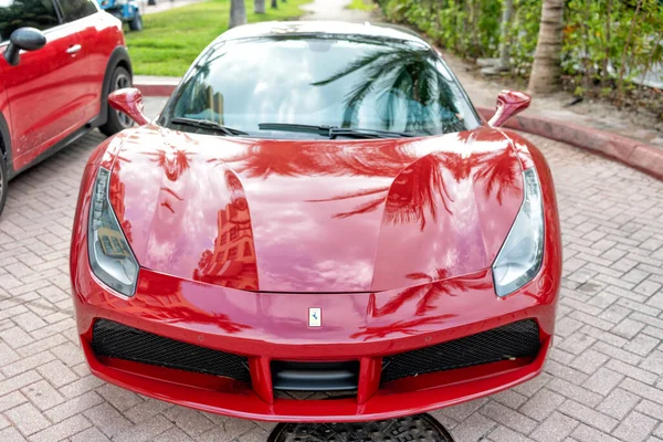 Miami Beach Φλόριντα Ηπα Απριλίου 2021 Κόκκινη Ferrari 488 Gtb — Φωτογραφία Αρχείου