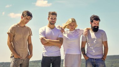 Psikolojik yardım. Depresyondaki insanlar. Birlikte geçirdiğimiz zor zamanların üstesinden geldik. Arkadaşlarla vakit geçirmek. Erkekler ve kadınlar gökyüzü geçmişi. Grubun üzgün insanları. Sosyal ol. Gençlik psikolojisi. Gençler kaynaşıyor.