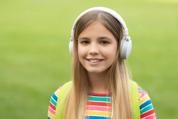 Happy Teen Girl Listening Music Headphones Outdoors School — ストック写真