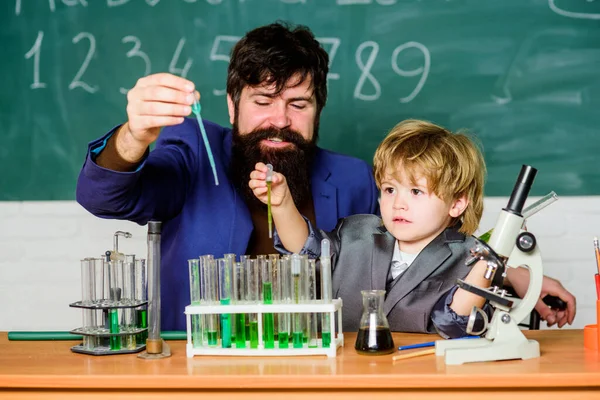 Teacher Man Little Boy School Kid Scientist Studying Science Back — Stockfoto