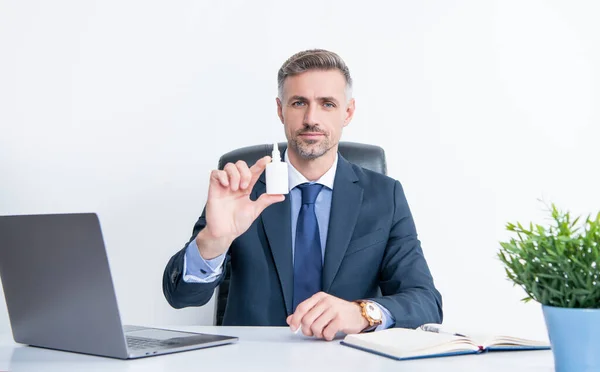 Mature Businessman Business Office Presenting Nasal Drops — Fotografia de Stock