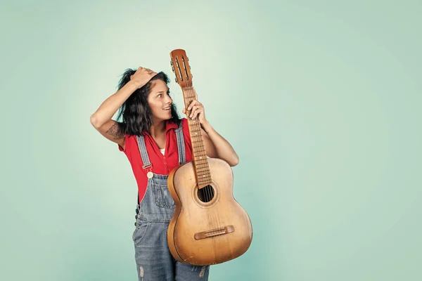 Singer Acoustic Guitar Music Art Musical Shop Happy Girl Enjoy — Stock Photo, Image