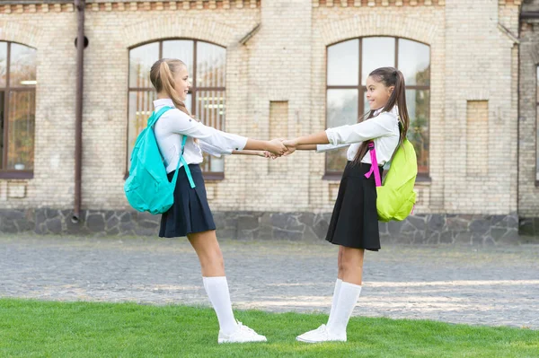 Two Girls Friends Having Fun Together Outdoor Back School — Zdjęcie stockowe