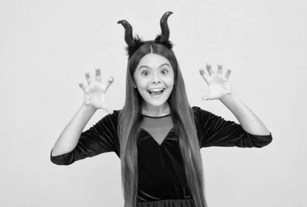 Pequeño Monstruo Celebrar Las Fiestas Astuto Demonio Halloween Chica Diabólica — Foto de Stock