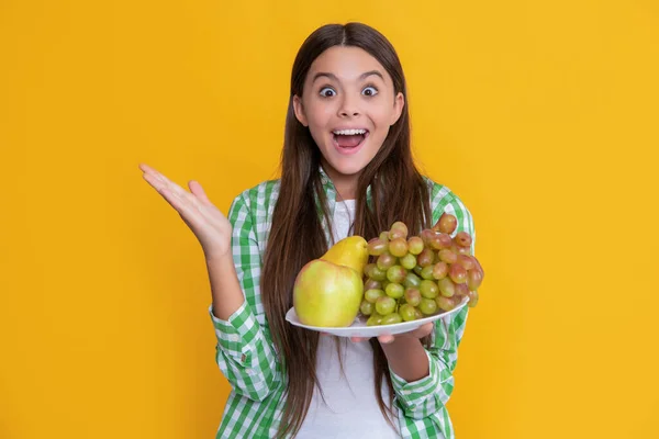 Amazed Child Fruit Plate Yellow Background — 스톡 사진