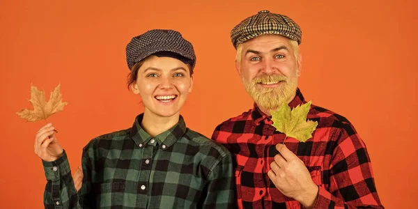 Szczęśliwej Rodzinnej Koncepcji Hipisi Hipsterzy Cieszcie Się Razem Jesienią Miłość — Zdjęcie stockowe