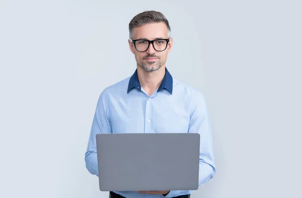 Mature Manager Eyeglasses Working Computer Grey Background — Foto de Stock