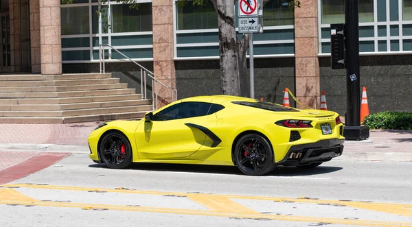 Miami Beach Florida Usa April 2021 Yellow Chevrolet Corvette Sportcar — стоковое фото
