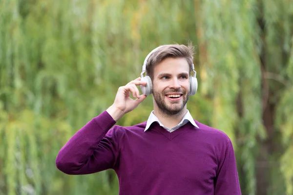 Happy Young Handsome Guy Listen Music Headphones Outdoor — Φωτογραφία Αρχείου