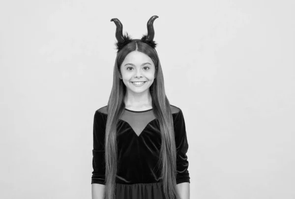 Glückliches Kind Trägt Teufelshörner Kostüm Auf Halloween Party Glückliches Halloween — Stockfoto