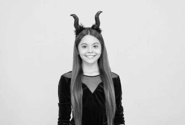 Feliz Bruxa Diabo Criança Usar Chifres Imp Traje Halloween Festa — Fotografia de Stock