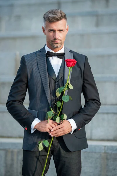 Special Occasion Day Elegant Man Rose Special Occasion Tuxedo Man — Φωτογραφία Αρχείου