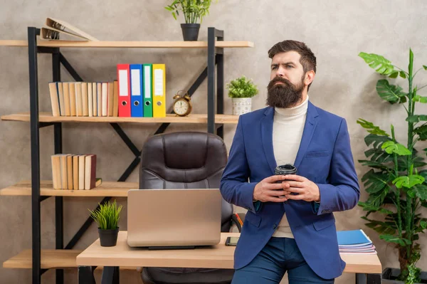 Serious Businessperson Thinking Coffee Break Office Thoughtful — kuvapankkivalokuva