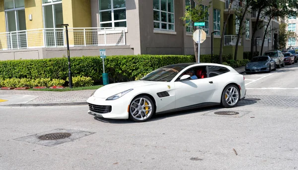 Miami Beach Florida Usa April 2021 White Ferrari 458 Spider — Stockfoto