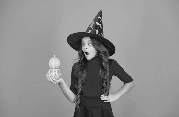 Jack Linterna Feliz Halloween Niño Sorprendido Usar Sombrero Bruja Niño — Foto de Stock