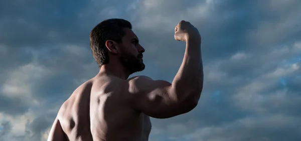 Strong Shirtless Man Bodybuilder Man Muscular Torso Athletic Man Biceps — Foto Stock