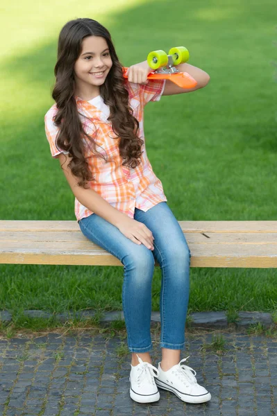 Smiling Teen Girl Skater Skateboard Outdoor Girl Penny Board Hipster — Foto Stock