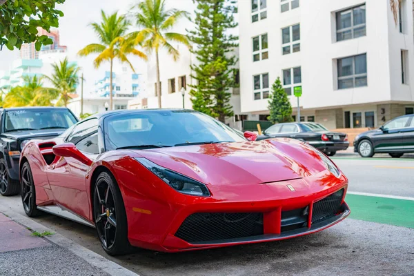 Miami Beach Florida Usa April 2021 Parked Red Ferrari 488 — Stok fotoğraf