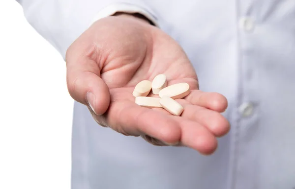 Χάπια Και Φάρμακα Χέρια Κρατάνε Φάρμακα Χάπια Βιταμινών Closeup — Φωτογραφία Αρχείου