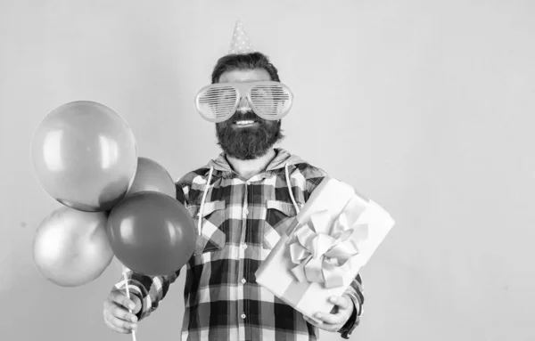 Schwarzer Freitag Bärtiger Mann Feiert Feiertag Jubiläum Überraschung Für Ihn — Stockfoto