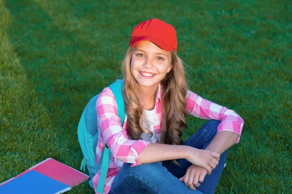 Happy Teenage Girl Sitting Grass School Education — ストック写真