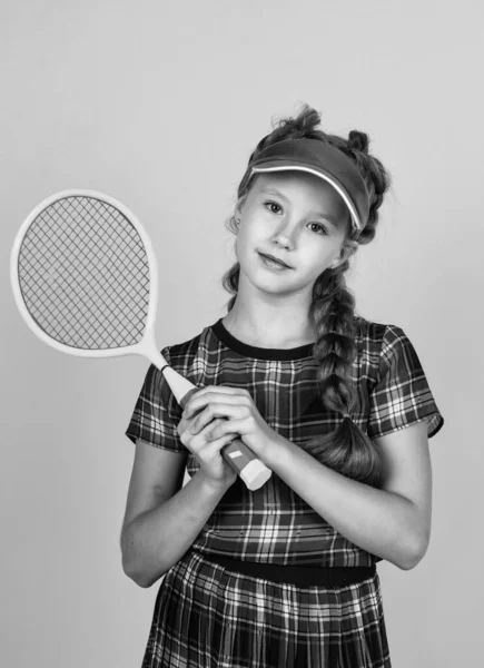 Healthy Sporty Tween Girl Hold Tennis Racket Badminton — Stock Photo, Image
