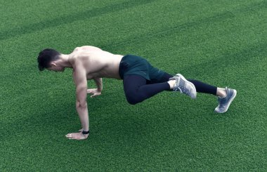 Egzersiz yapan insan gücü, esnekliği ve koordinasyonu artırır..