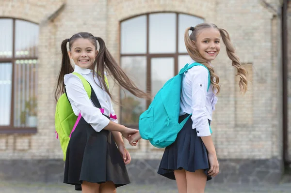 Happy Two School Girls Best Friends Together Outdoor — Stockfoto