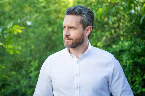 Handsome Manager Man White Shirt Looking Aside Natural Background — стоковое фото