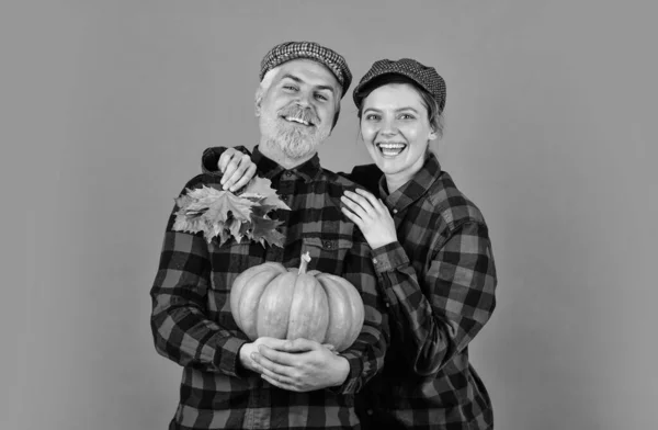 Привез Овощ Винтажная Семейная Пара Пища Урожай Счастливые Мужчина Женщина — стоковое фото