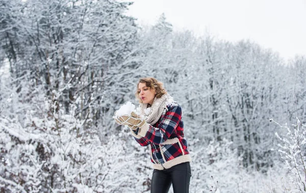 Snow Games Building Snowman Frozen Landscape Snow Makes Everything Outdoors — Photo