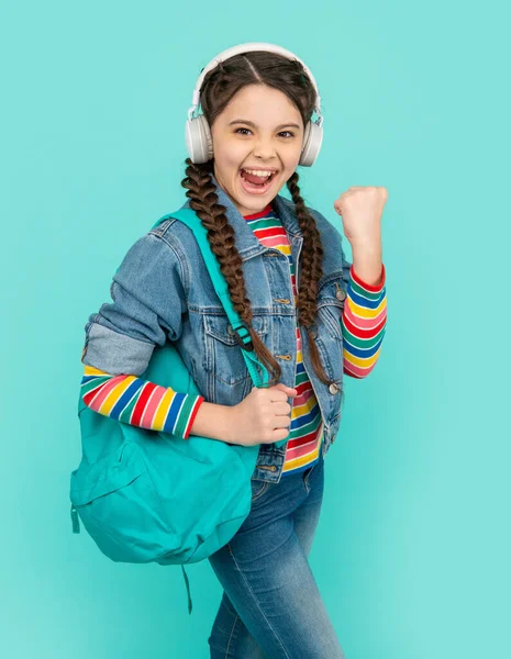 Menina Feliz Volta Escola Menina Adolescente Fazendo Gesto Vitória Menina — Fotografia de Stock