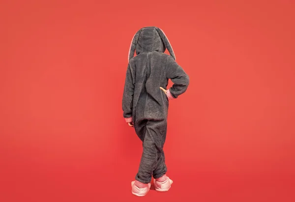 Back View Kid Comfortable Pajama Red Background Full Length Nightwear — Stock Photo, Image