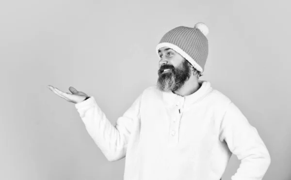 Hipsterstil Huvudet Varm Hatt Stilig Man Stickad Hatt Med Garnboll — Stockfoto