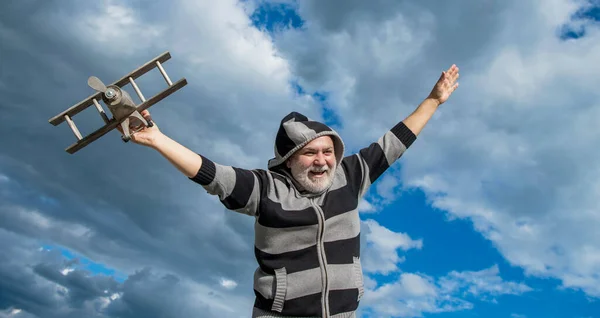 Happy Retirement Retired Granddad Feel Free Retired Old Man Outdoor — Stock Photo, Image