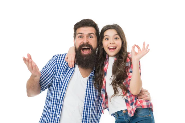 Hipster Mais Que Uma Farda Pai Feliz Pequena Filha Olhando — Fotografia de Stock