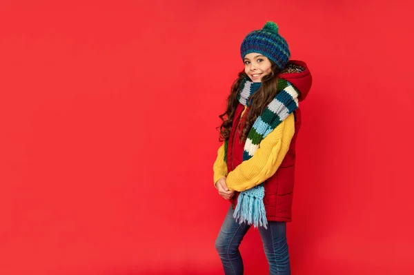 Жіноча Модель Моди Дівчина Підліток Шарфі Дитина Носить Теплий Одяг — стокове фото