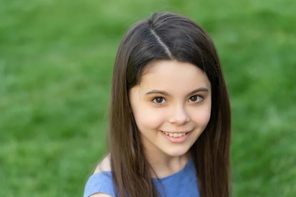 Porträt Eines Mädchens Freien Glückliches Teenager Mädchen Gesicht Des Teenagers — Stockfoto