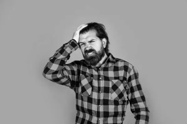 Sentir Mal Homem Barbudo Camisa Quadriculada Tipo Casual Expressa Emoções — Fotografia de Stock
