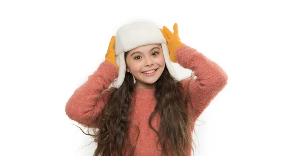 给你保暖快乐的小女孩喜欢冬天 最后的寒假好好享受圣诞假期吧 任何天气都心情好 冷天穿暖和的衣服 童年的快乐和快乐 毛皮耳瓣帽 — 图库照片