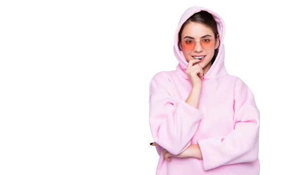 Happy Fashion Woman Smiling Keeping Finger Lip Casual Pink Hoodie — ストック写真