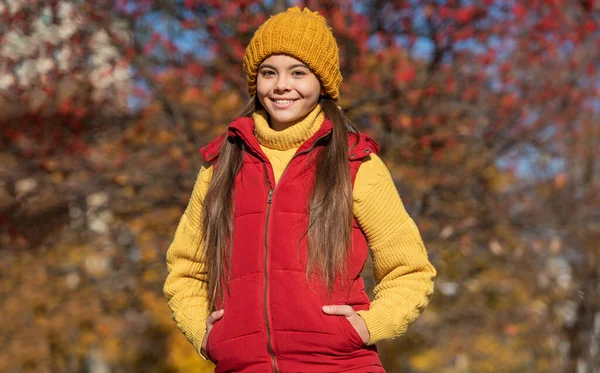 Glad Tonåring Barn Skolan Tid Utomhus Höst Säsong — Stockfoto