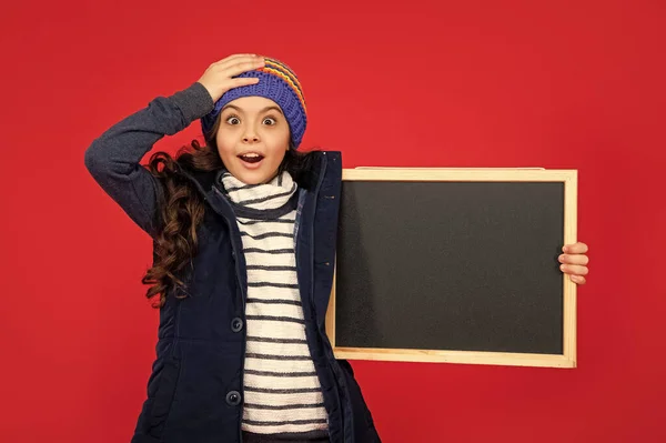 Surprised Child Back School Announcement Advertisement Winter Sales Shocked Kid — Fotografia de Stock